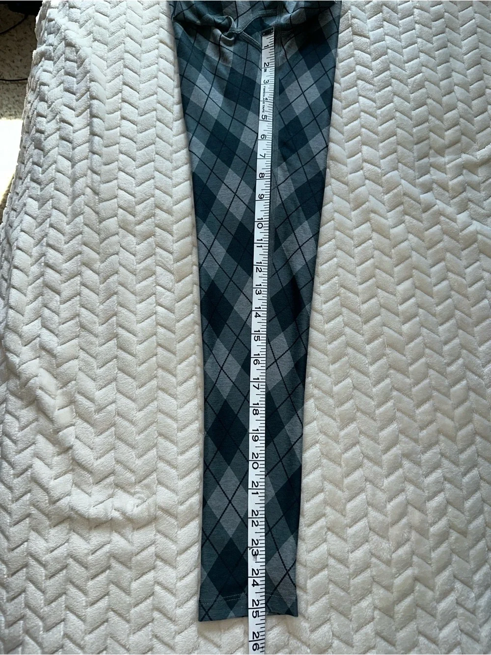 Beyond Yoga Grey Plaid Inseam 25” Size XS - Picture 8 of 8